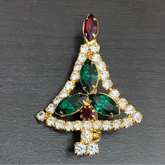Vintage Glistening Red Green Crystal Rhinestone Festive Christmas Tree Brooch - Picture 3 of 10